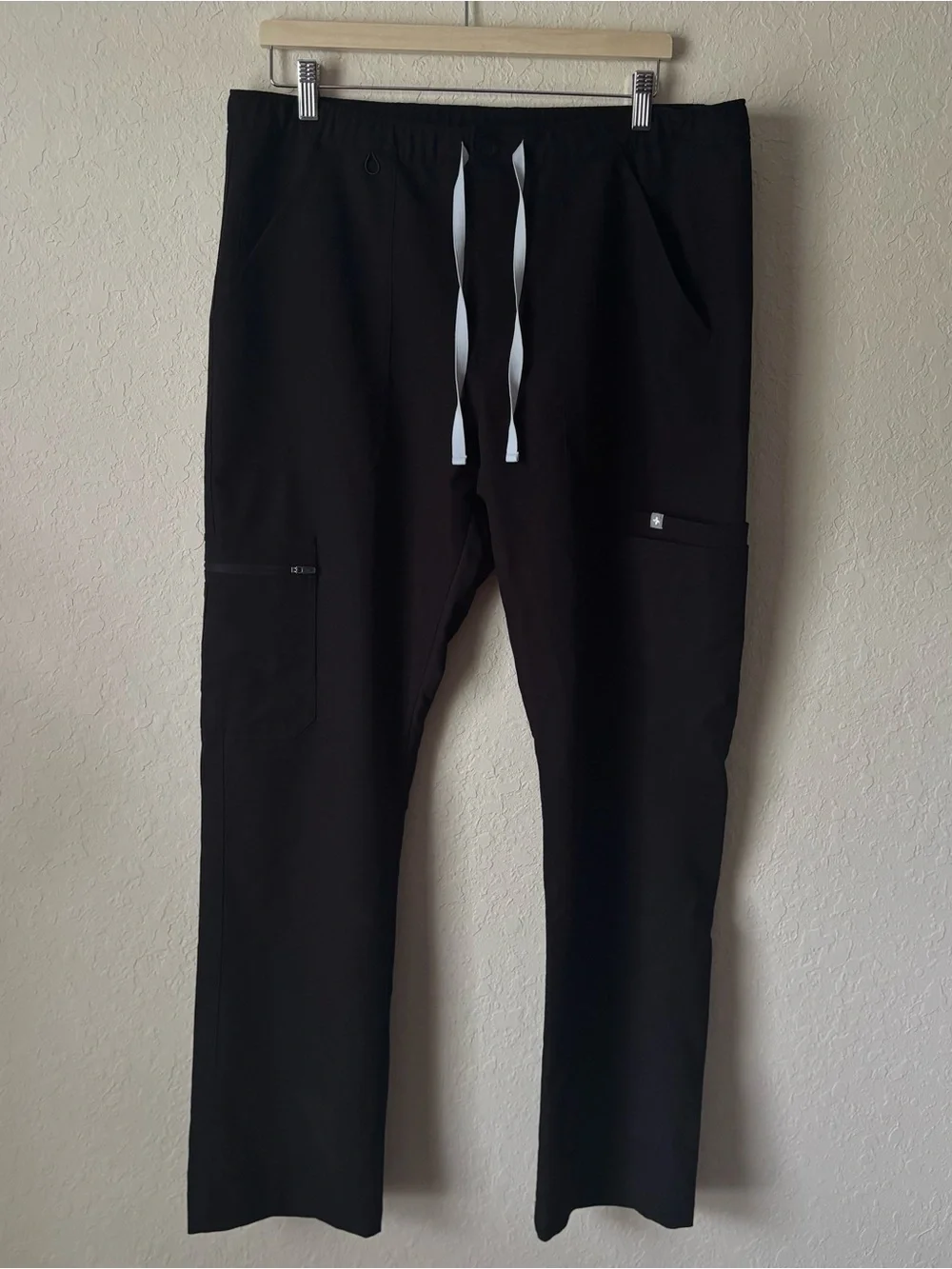 Figs | Men's Cairo Cargo Scrub Pants Size Large Black